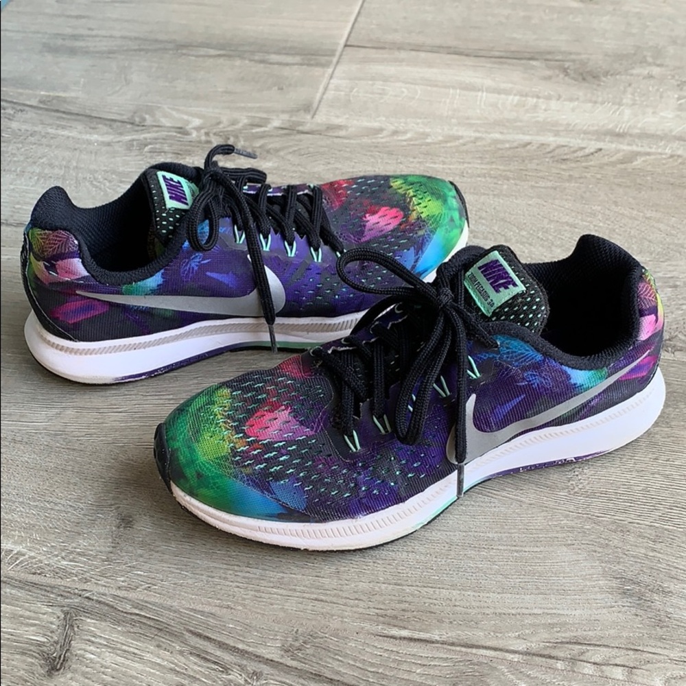 Girl’s Nike Zoom Pegasus 34.  Size 6Y.